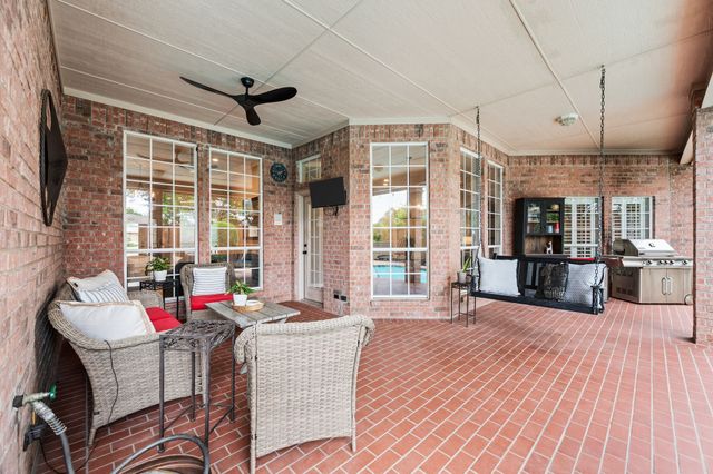 8800 Thornway Drive, North Richland Hills, TX 76182