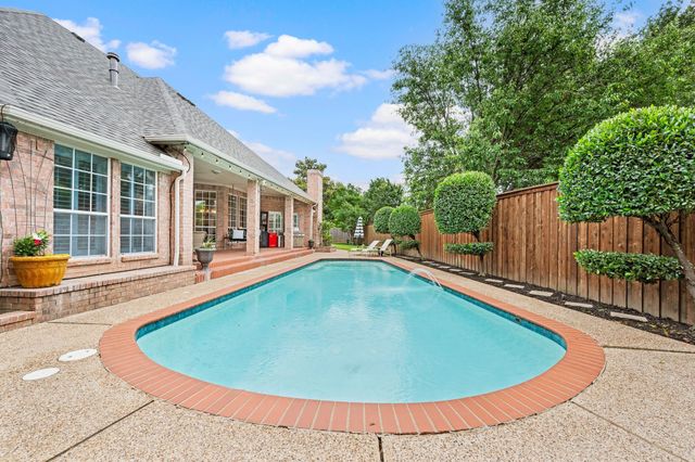 8800 Thornway Drive, North Richland Hills, TX 76182