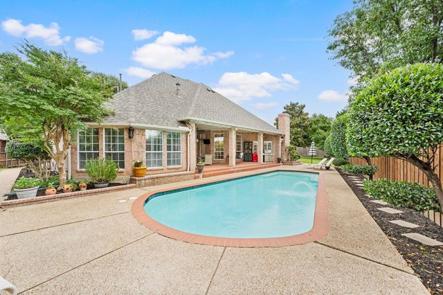 8800 Thornway Drive, North Richland Hills, TX 76182