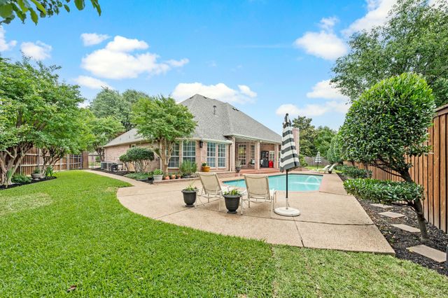 8800 Thornway Drive, North Richland Hills, TX 76182