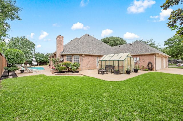 8800 Thornway Drive, North Richland Hills, TX 76182