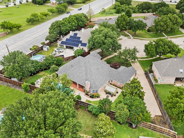 8800 Thornway Drive, North Richland Hills, TX 76182