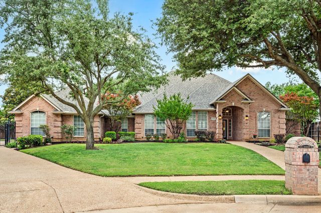 8800 Thornway Drive, North Richland Hills, TX 76182