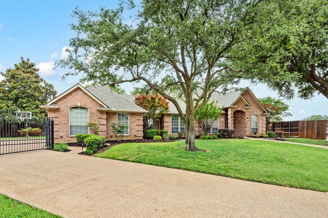 8800 Thornway Drive, North Richland Hills, TX 76182