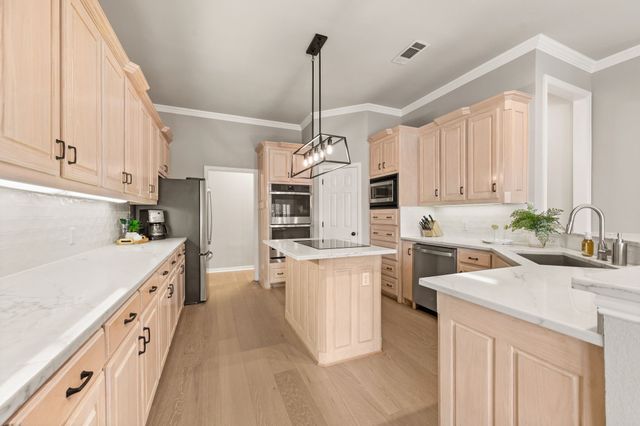 8800 Thornway Drive, North Richland Hills, TX 76182