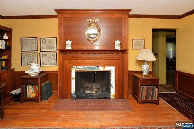 6 Central Avenue, Demarest, NJ 07627