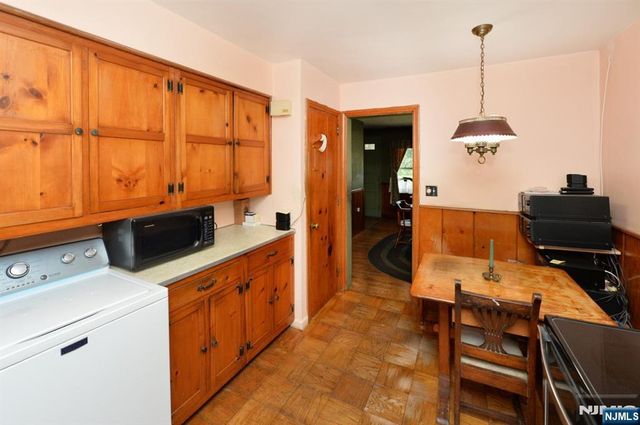 6 Central Avenue, Demarest, NJ 07627