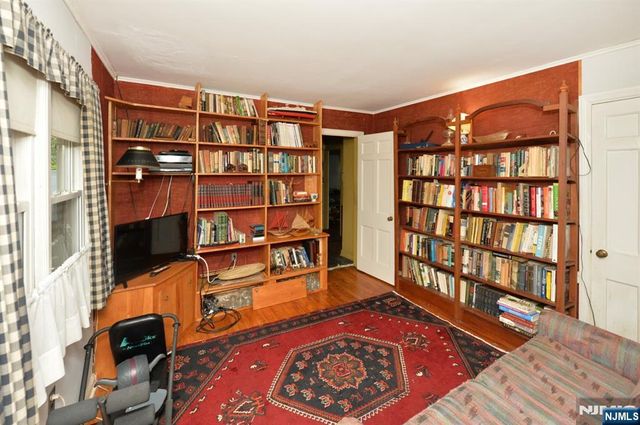 6 Central Avenue, Demarest, NJ 07627