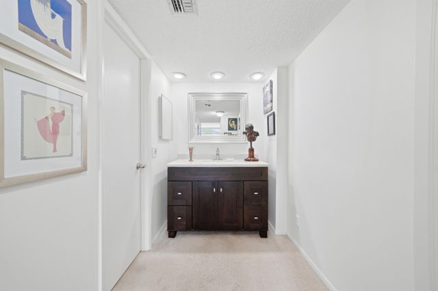 3800 Oaks Clubhouse Drive 410, Pompano Beach, FL 33069