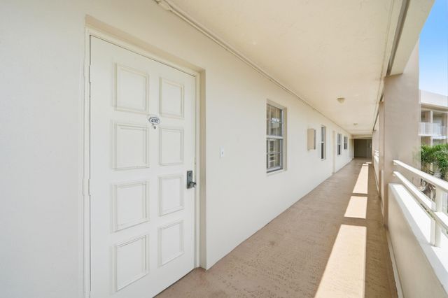 3800 Oaks Clubhouse Drive 410, Pompano Beach, FL 33069