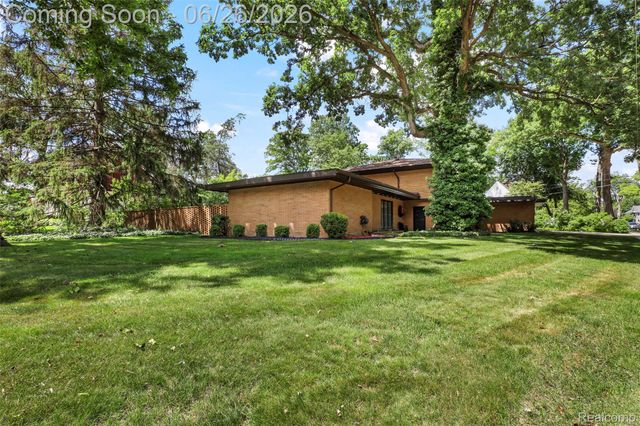 1427 Vinsetta Boulevard, Royal Oak, MI 48067