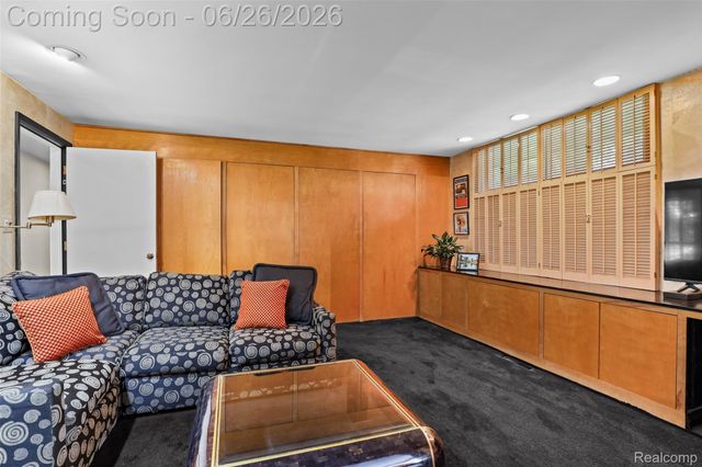 1427 Vinsetta Boulevard, Royal Oak, MI 48067