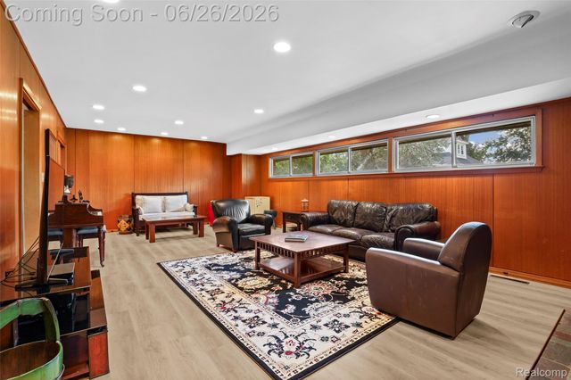 1427 Vinsetta Boulevard, Royal Oak, MI 48067