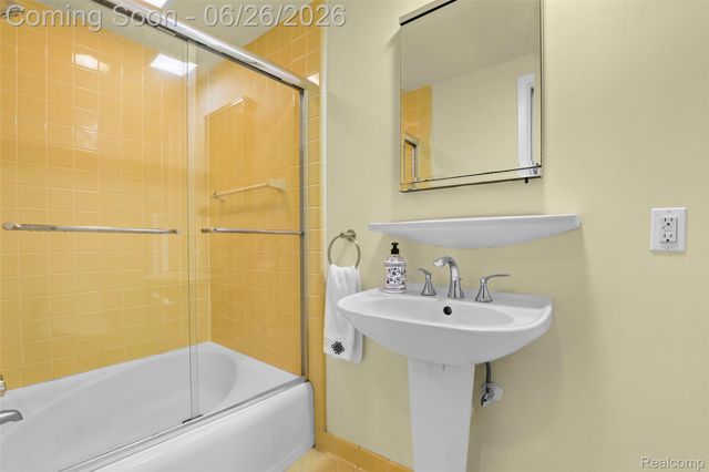 1427 Vinsetta Boulevard, Royal Oak, MI 48067