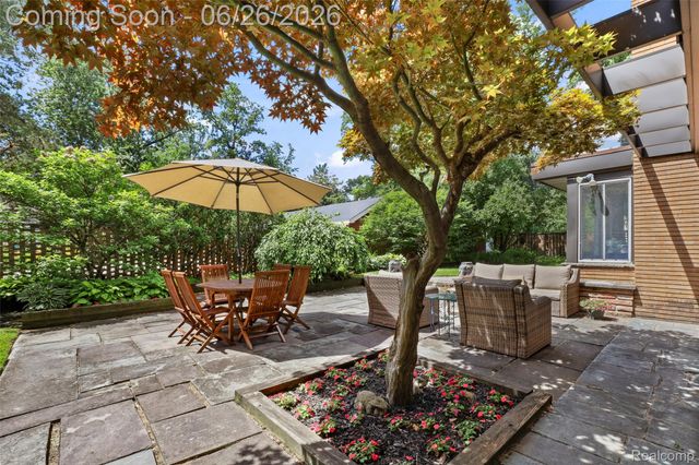 1427 Vinsetta Boulevard, Royal Oak, MI 48067