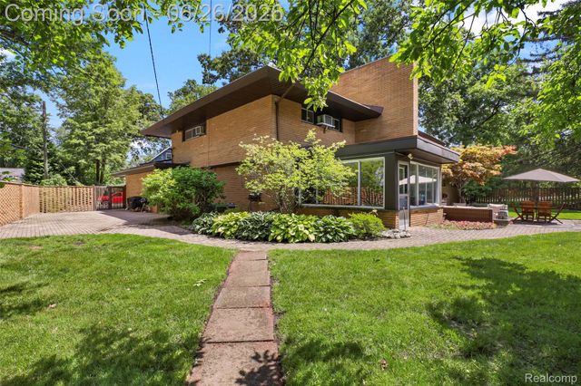 1427 Vinsetta Boulevard, Royal Oak, MI 48067