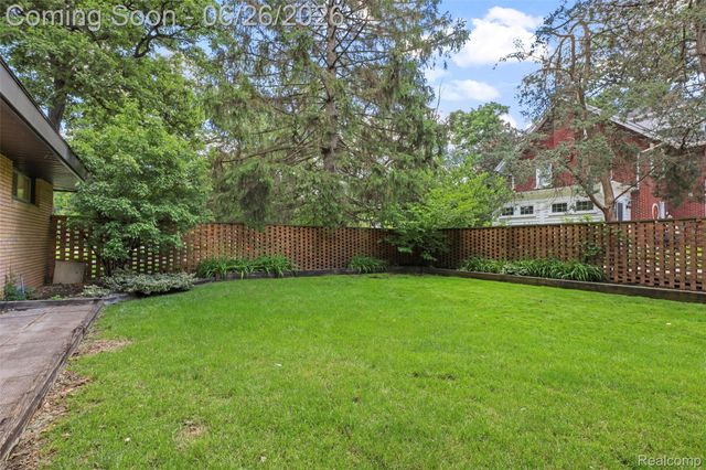 1427 Vinsetta Boulevard, Royal Oak, MI 48067