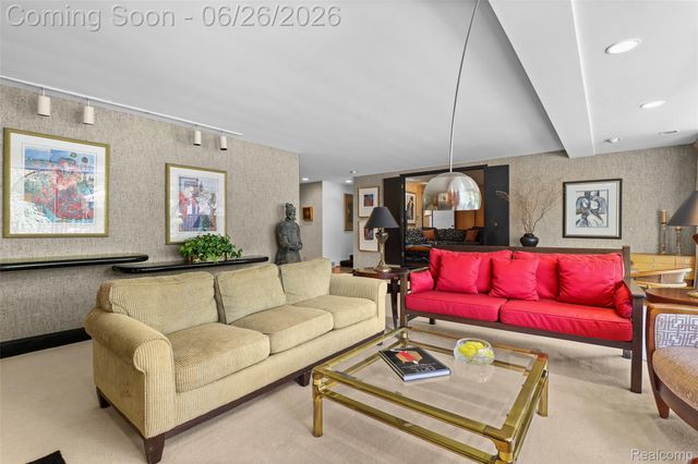1427 Vinsetta Boulevard, Royal Oak, MI 48067