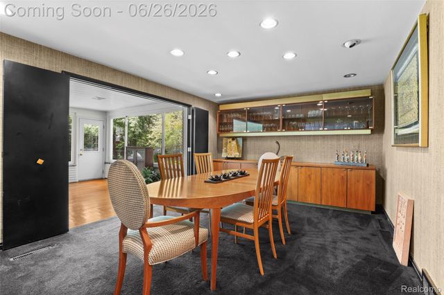 1427 Vinsetta Boulevard, Royal Oak, MI 48067