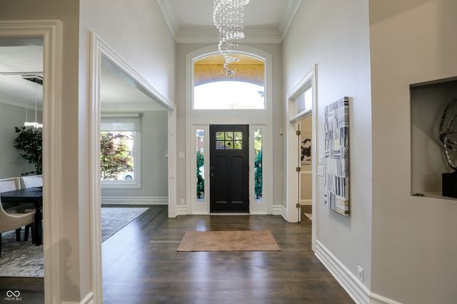 1013 Pine Hill Way, Carmel, IN 46032