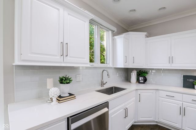 1013 Pine Hill Way, Carmel, IN 46032