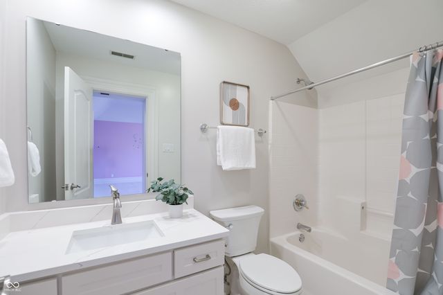1013 Pine Hill Way, Carmel, IN 46032