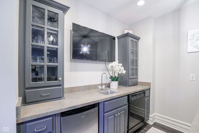 1013 Pine Hill Way, Carmel, IN 46032