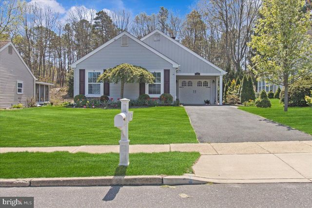 32 BUCKINGHAM DR, Southampton, NJ 08088