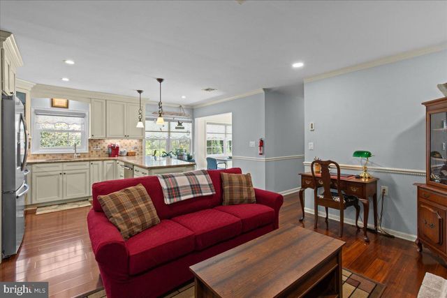 32 BUCKINGHAM DR, Southampton, NJ 08088