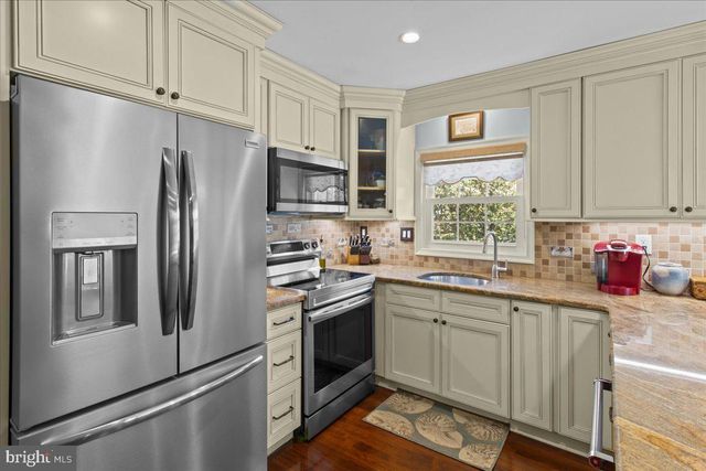 32 BUCKINGHAM DR, Southampton, NJ 08088