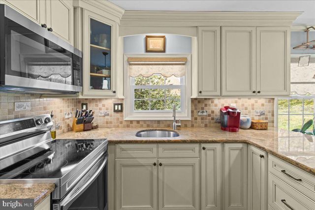 32 BUCKINGHAM DR, Southampton, NJ 08088