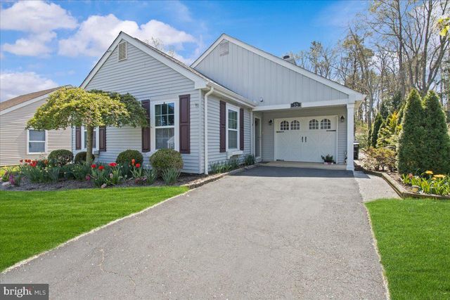 32 BUCKINGHAM DR, Southampton, NJ 08088
