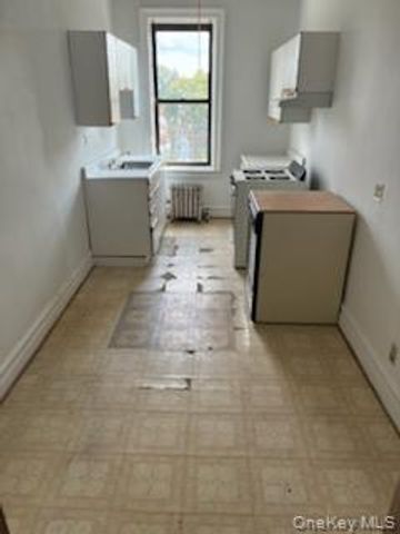 160-15 Powells Cove Boulevard E301, Beechhurst, NY 11357