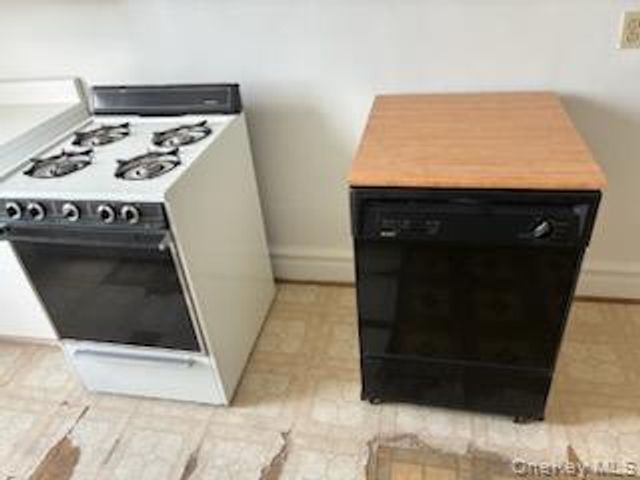 160-15 Powells Cove Boulevard E301, Beechhurst, NY 11357