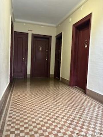 160-15 Powells Cove Boulevard E301, Beechhurst, NY 11357