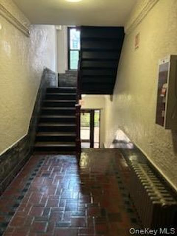 160-15 Powells Cove Boulevard E301, Beechhurst, NY 11357