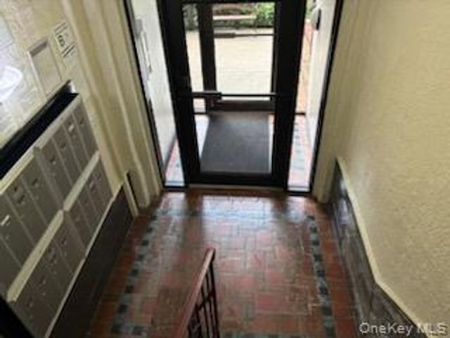 160-15 Powells Cove Boulevard E301, Beechhurst, NY 11357