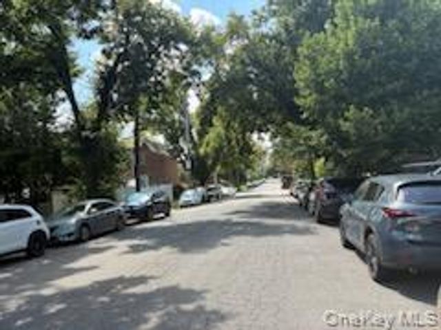 160-15 Powells Cove Boulevard E301, Beechhurst, NY 11357