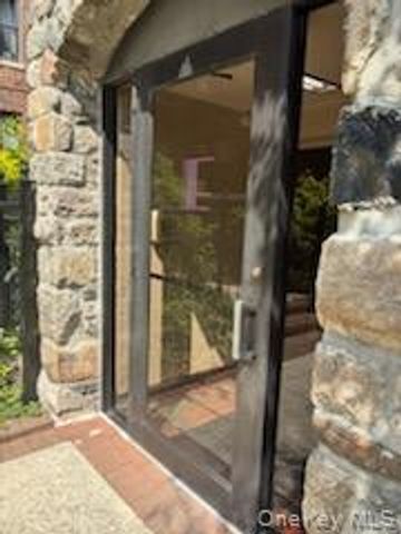 160-15 Powells Cove Boulevard E301, Beechhurst, NY 11357