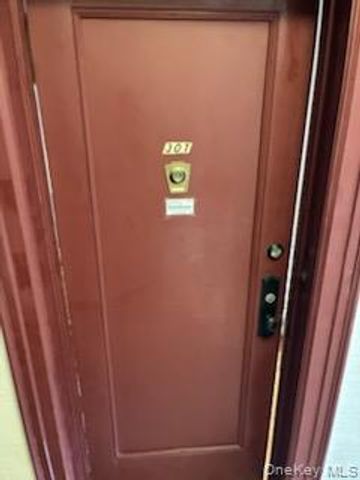 160-15 Powells Cove Boulevard E301, Beechhurst, NY 11357