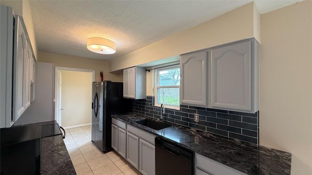 1808 Dolphin Drive, Seabrook, TX 77586