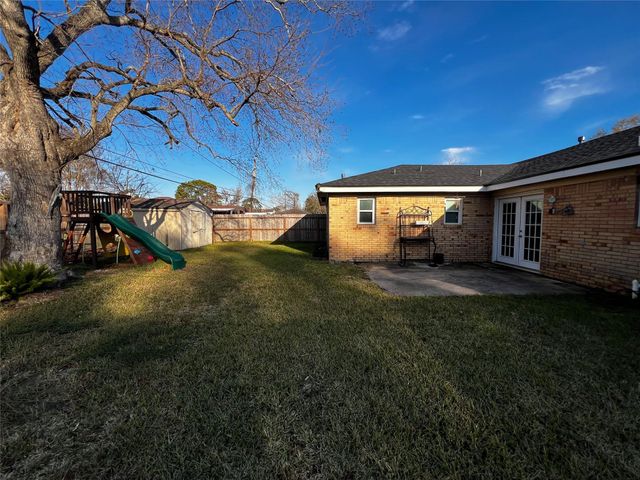 1808 Dolphin Drive, Seabrook, TX 77586