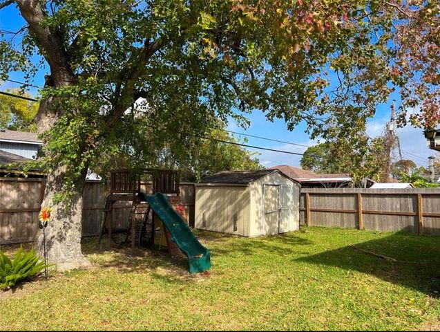 1808 Dolphin Drive, Seabrook, TX 77586