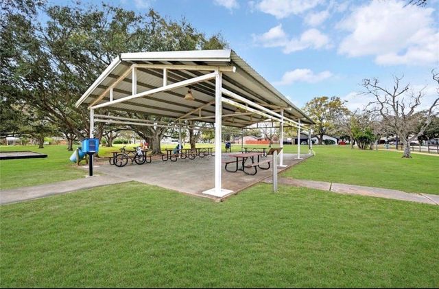 1808 Dolphin Drive, Seabrook, TX 77586