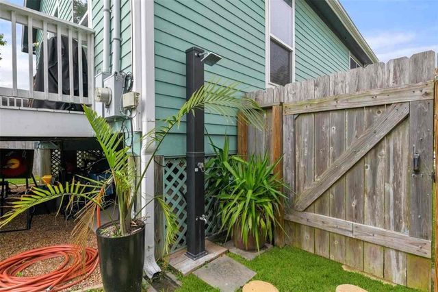 4317 Avenue R Avenue, Galveston, TX 77550