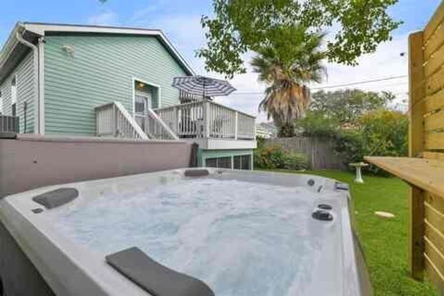 4317 Avenue R Avenue, Galveston, TX 77550