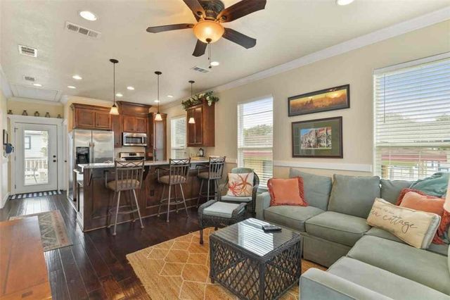 4317 Avenue R Avenue, Galveston, TX 77550