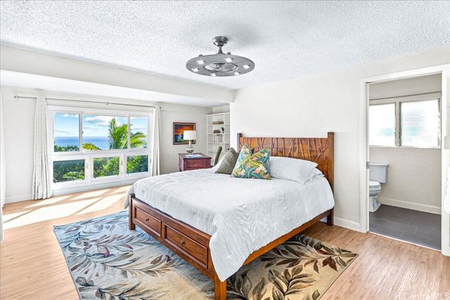 1460 Kamole Street, Honolulu, HI 96821