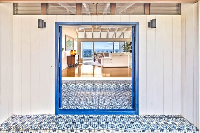 1460 Kamole Street, Honolulu, HI 96821