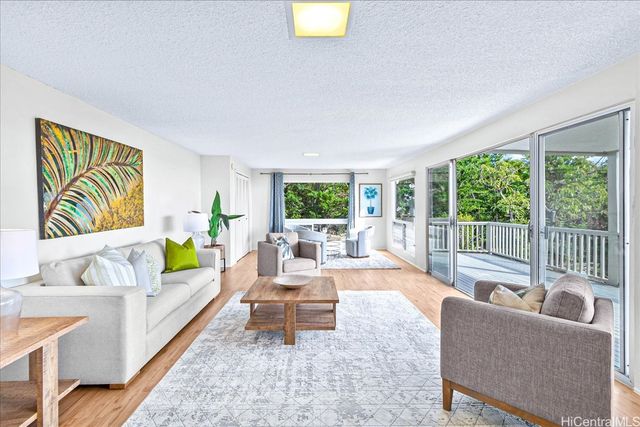 1460 Kamole Street, Honolulu, HI 96821